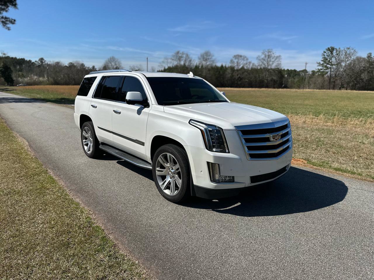 Used 2017 Cadillac Escalade Luxury image 6