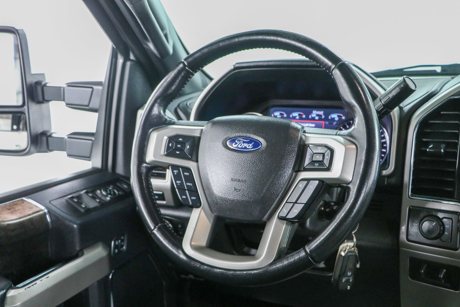 Used 2022 Ford F250 Lariat w/ Lariat Value Package AWD/4WD image 13
