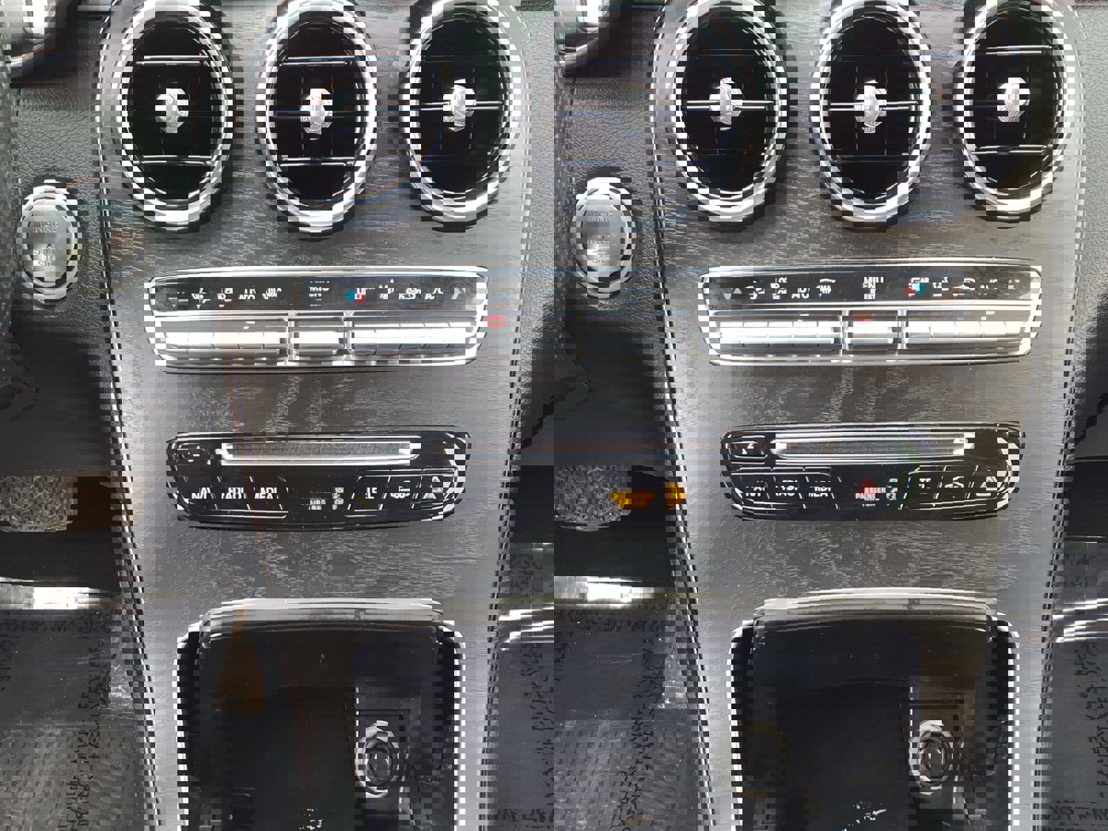 Used 2019 Mercedes-Benz GLC 350e 4MATIC image 18