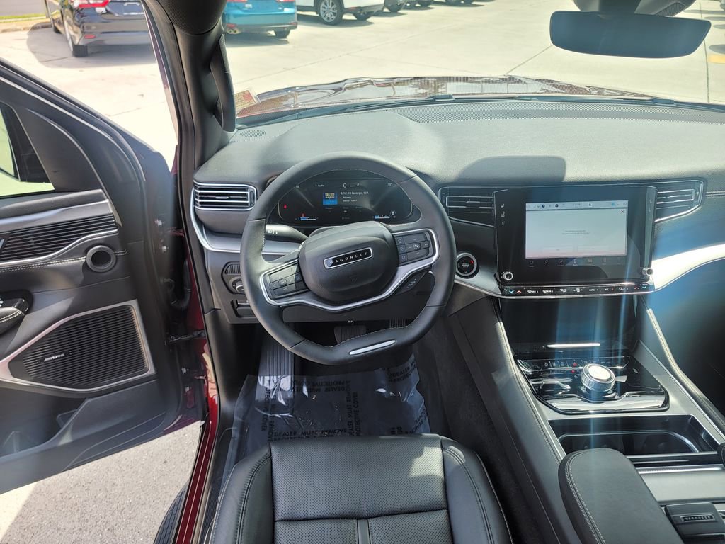 Used 2025 Jeep Wagoneer Series II image 19