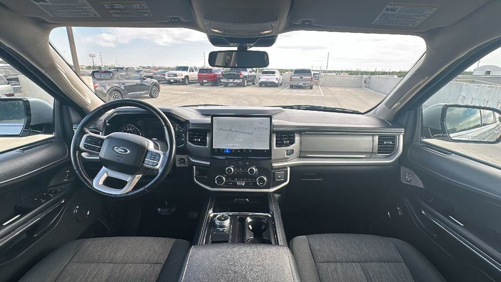 Used 2022 Ford Expedition XLT image 21