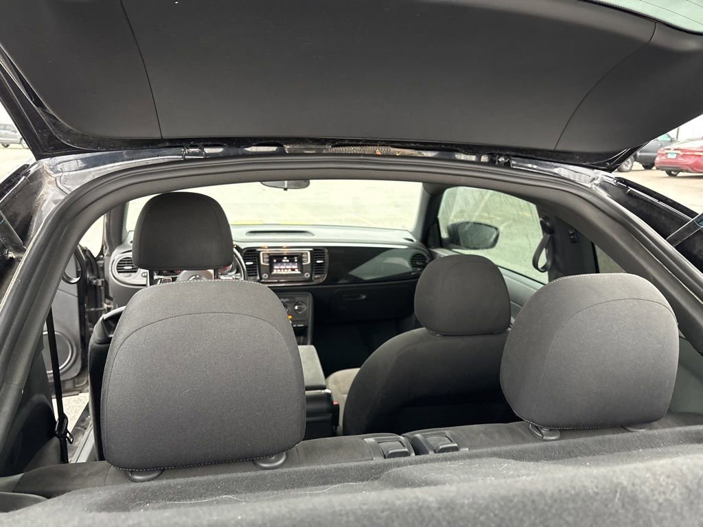 Used 2018 Volkswagen Beetle 2.0T S image 35