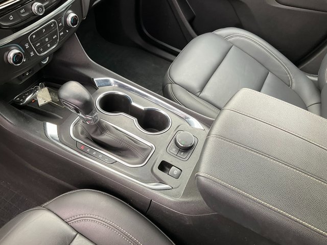 Used 2023 Chevrolet Traverse LT image 14