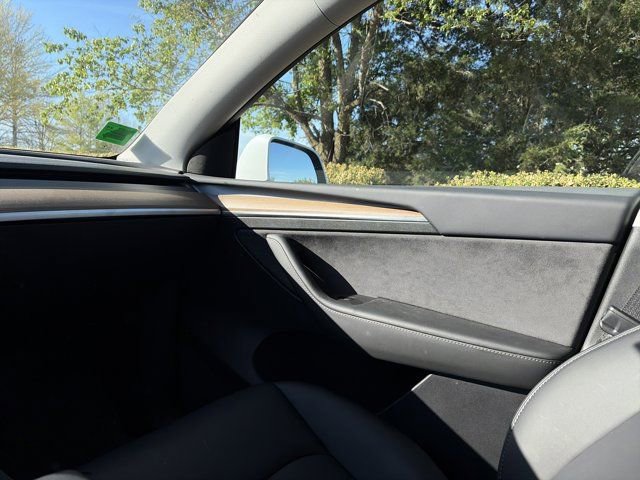 Used 2023 Tesla Model Y Performance AWD/4WD image 23