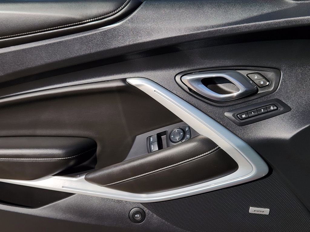Used 2016 Chevrolet Camaro SS image 29