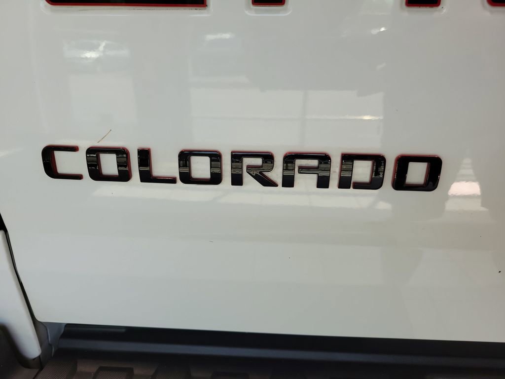 Used 2022 Chevrolet Colorado Z71 AWD/4WD image 14