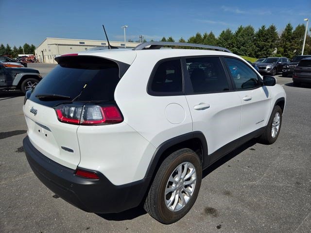 Used 2020 Jeep Cherokee Latitude w/ Cold Weather Group AWD/4WD image 16