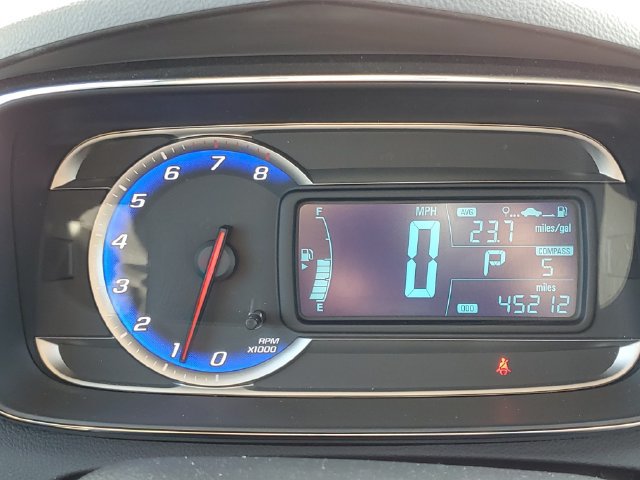 Used 2015 Chevrolet Trax LT w/ LT Sun and Sound Package FWD image 12
