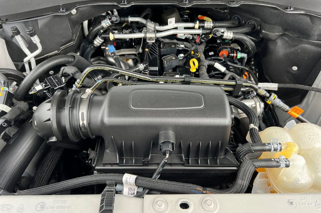 Certified 2024 Ford Explorer XLT w/ Equipment Group 202A image 20