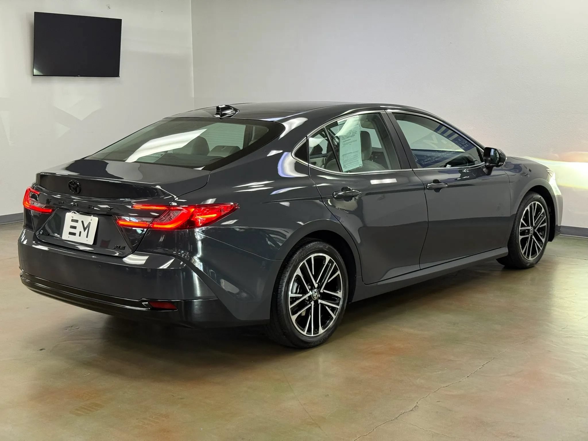 Used 2026 Toyota Camry XLE w/ Premium Plus Package FWD image 7