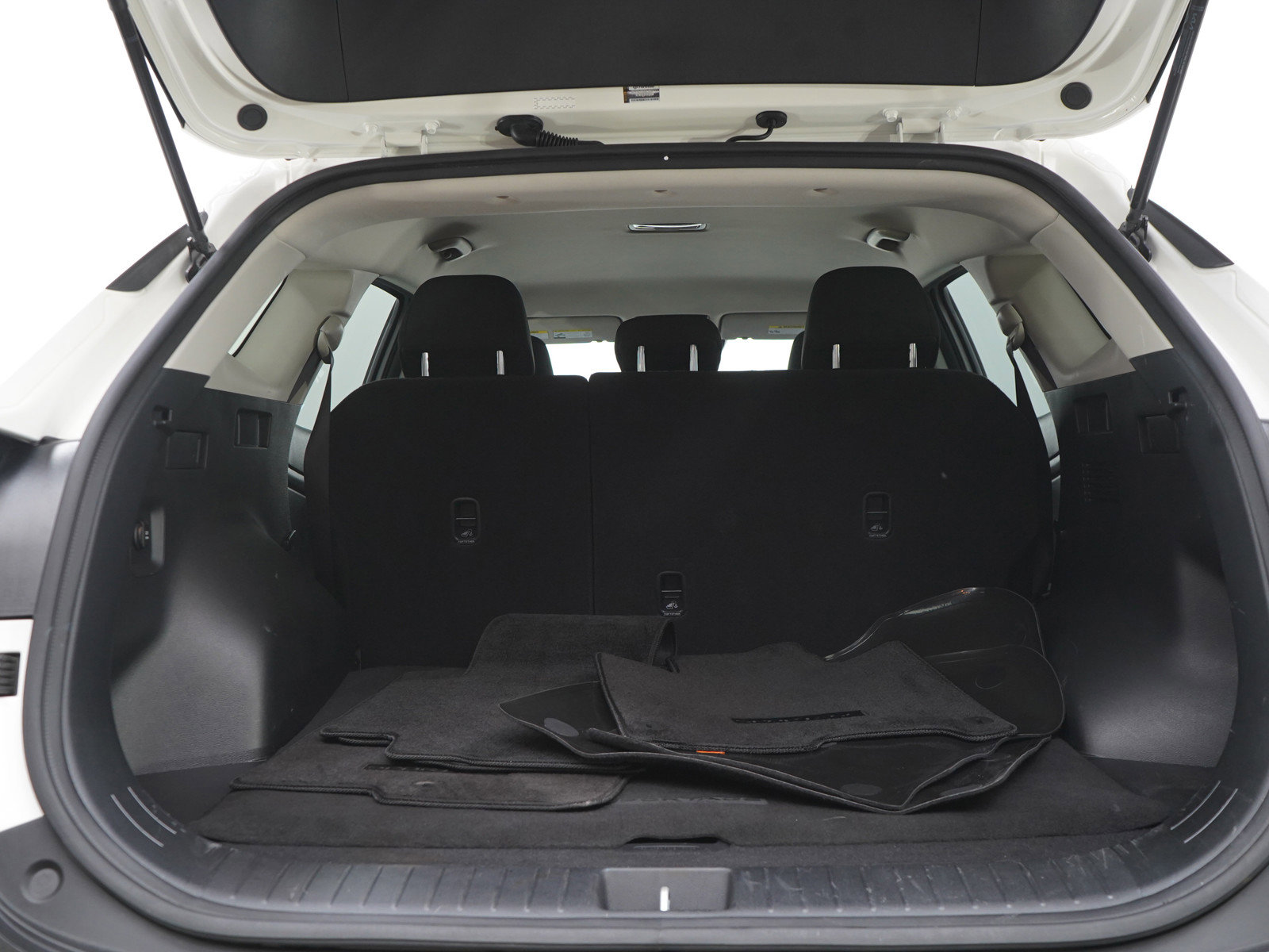 Used 2023 Kia Sportage LX image 16