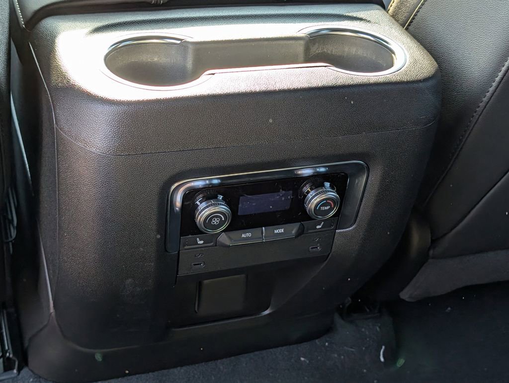 New 2026 GMC Yukon XL Elevation image 36