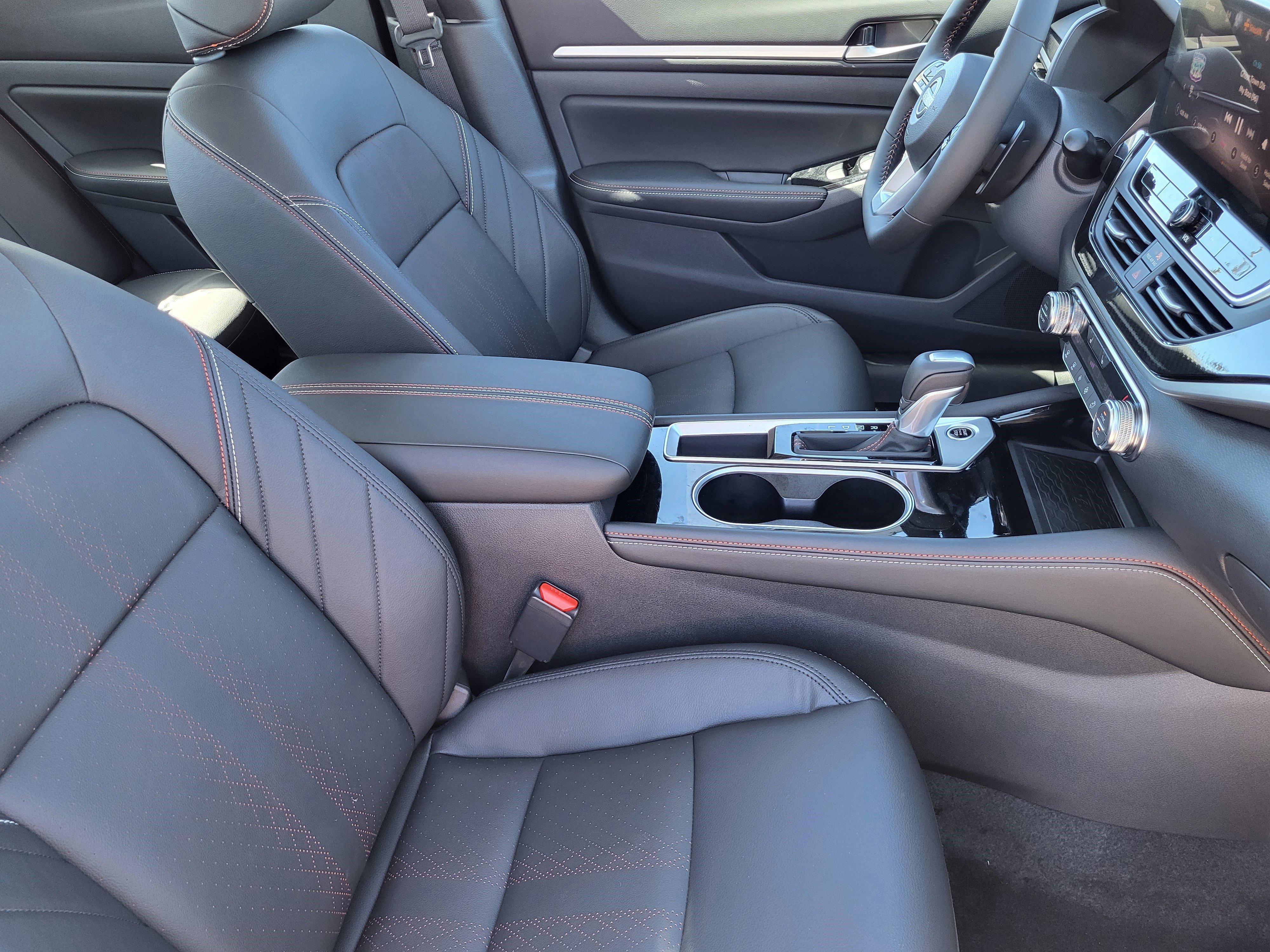 New 2025 Nissan Altima 2.5 SR w/ SR Premium Package image 13