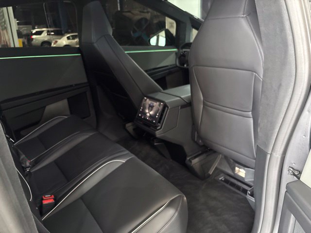 Used 2024 Tesla Cybertruck AWD Crew Cab image 34