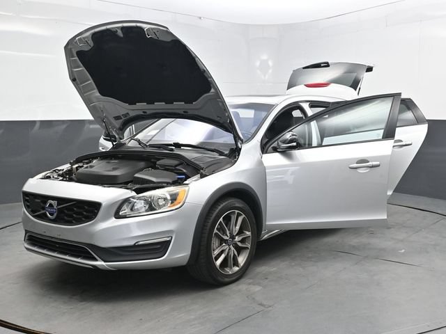 Used 2017 Volvo V60 T5 Cross Country w/ Convenience Package AWD/4WD image 45