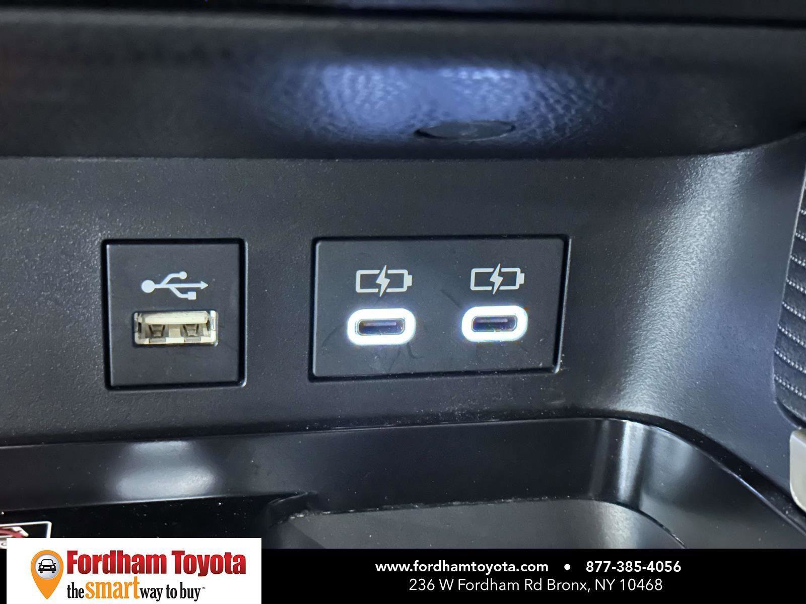 Used 2025 Toyota Camry SE image 22