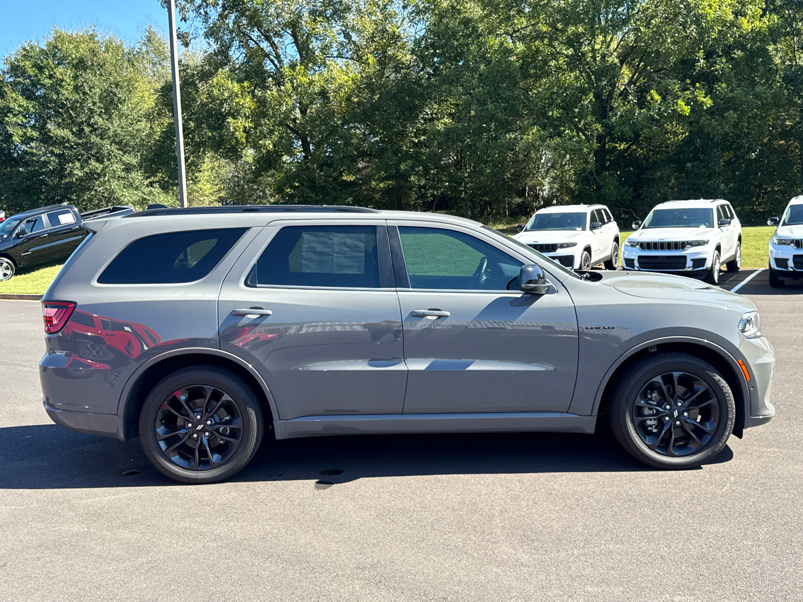 Used 2025 Dodge Durango R/T w/ Blacktop Package AWD/4WD image 4