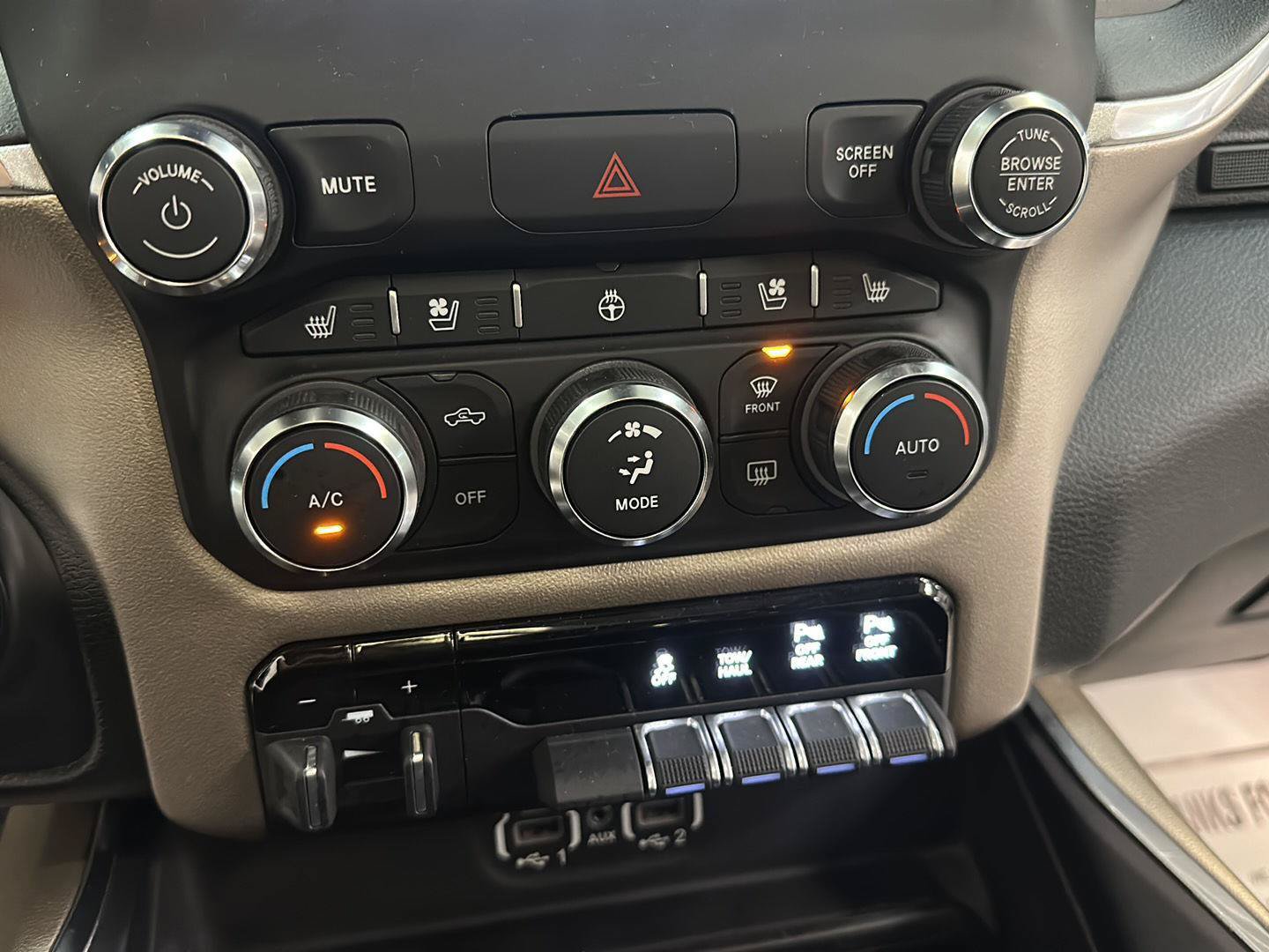 Used 2021 RAM 1500 Laramie AWD/4WD image 26