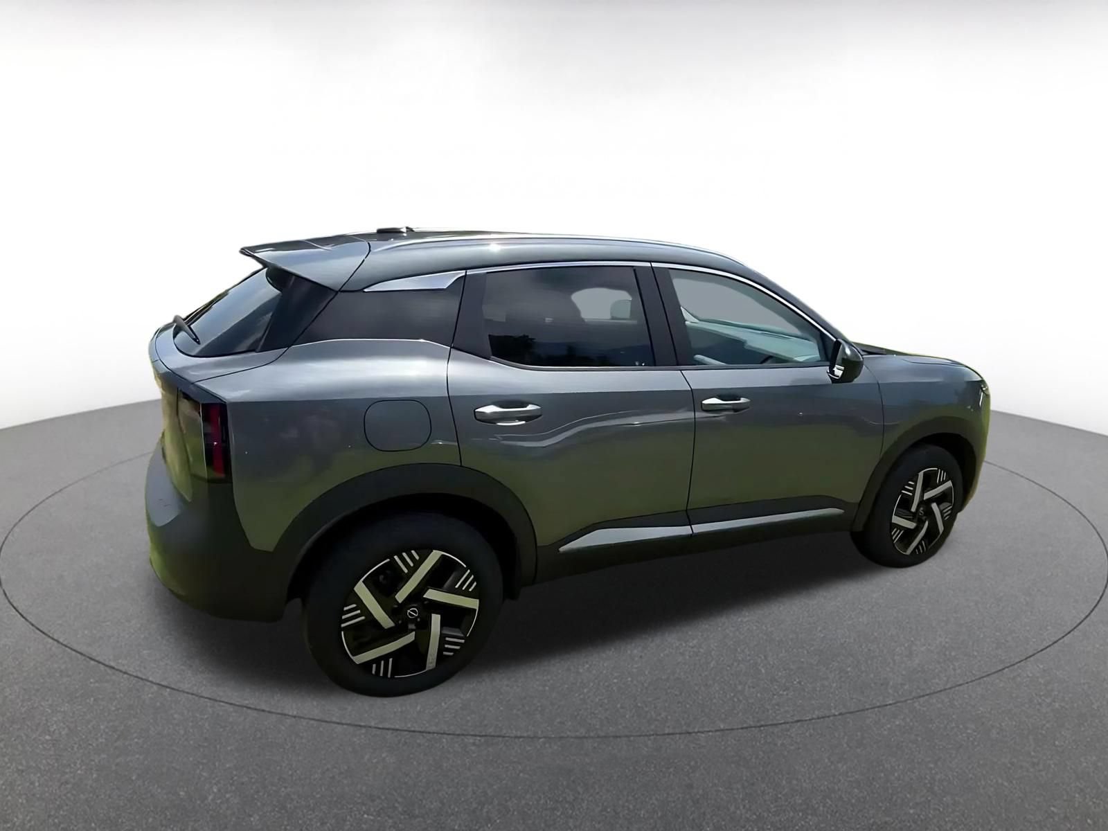 Used 2026 Nissan Kicks SV w/ Cold Weather Package FWD image 14