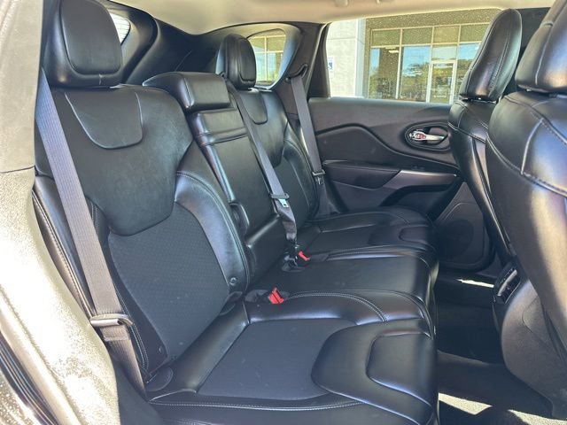 Used 2019 Jeep Cherokee Latitude Plus image 40