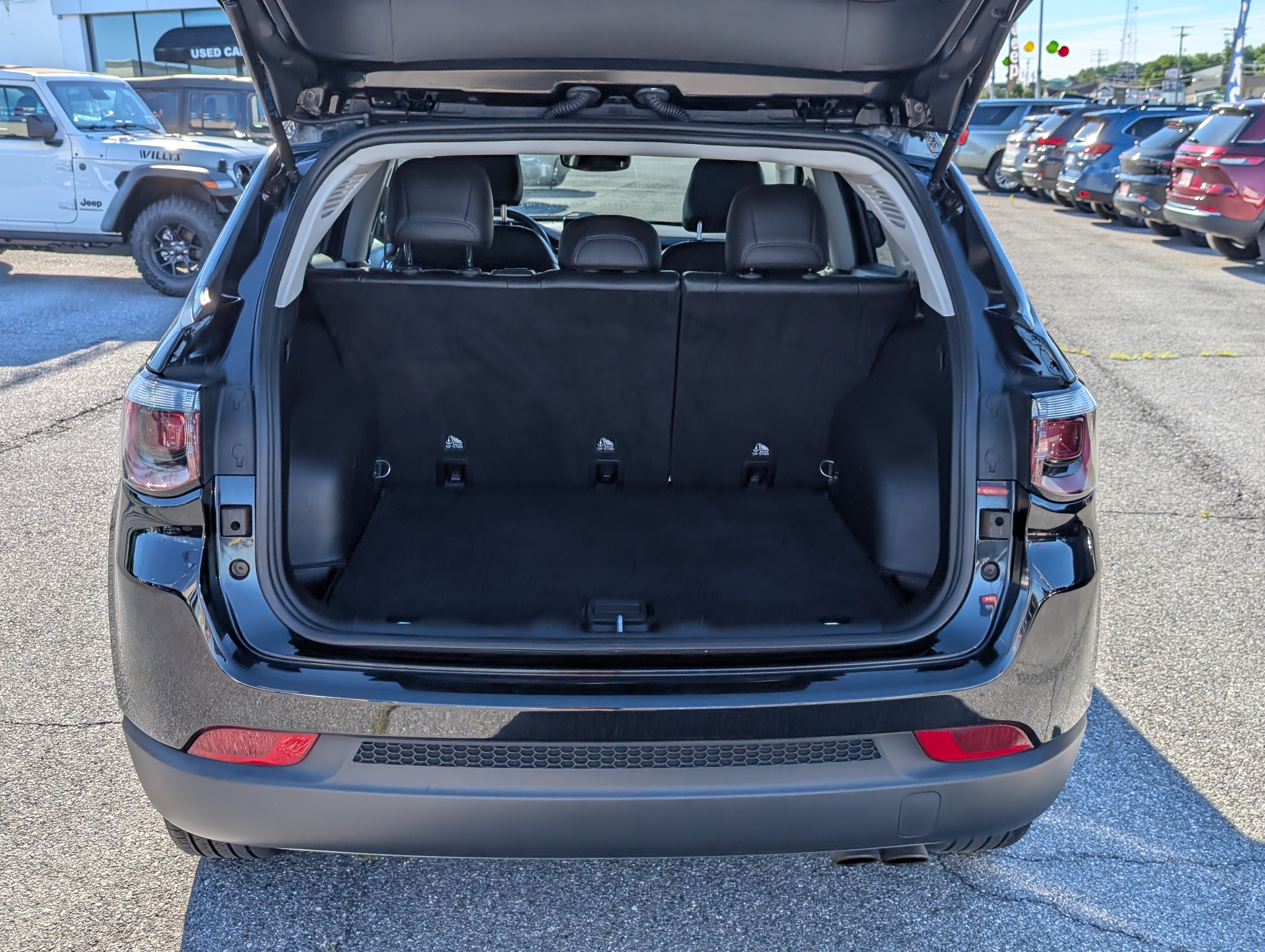 Used 2022 Jeep Compass Limited AWD/4WD image 13