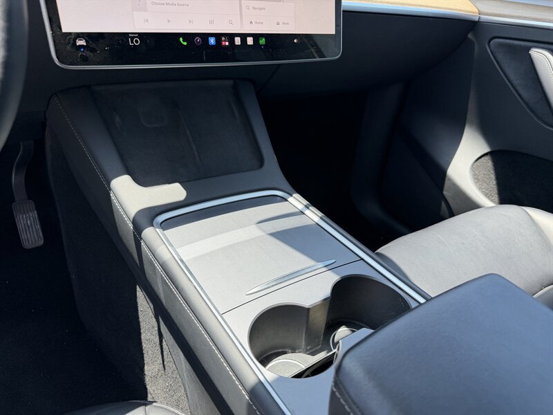 Used 2022 Tesla Model Y Long Range AWD/4WD image 15