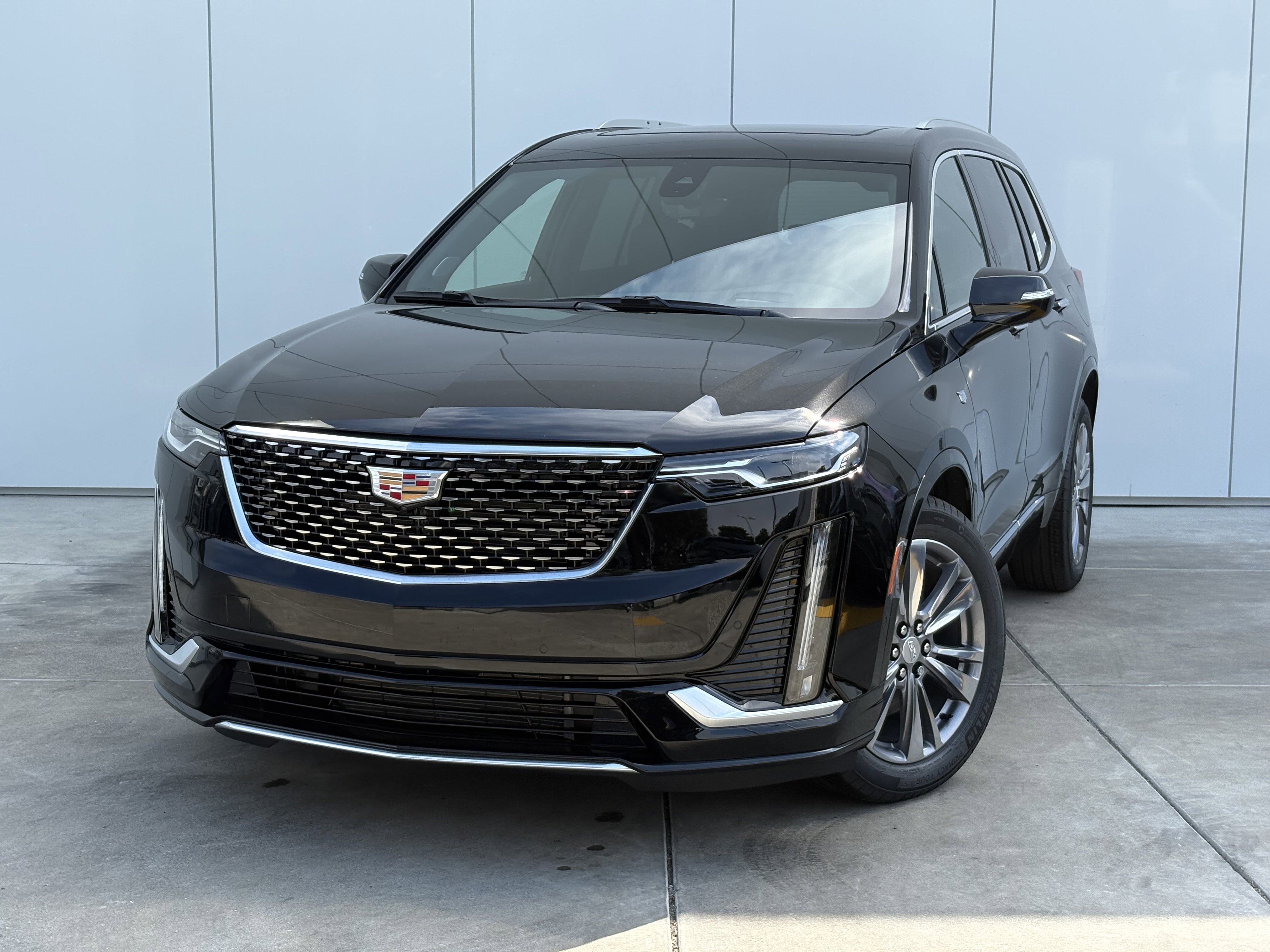 New 2025 Cadillac XT6 Premium Luxury w/ Technology Package image 1