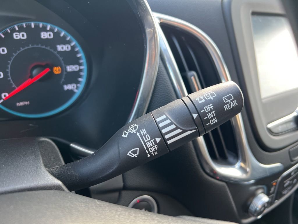 Used 2018 Chevrolet Equinox LT image 13