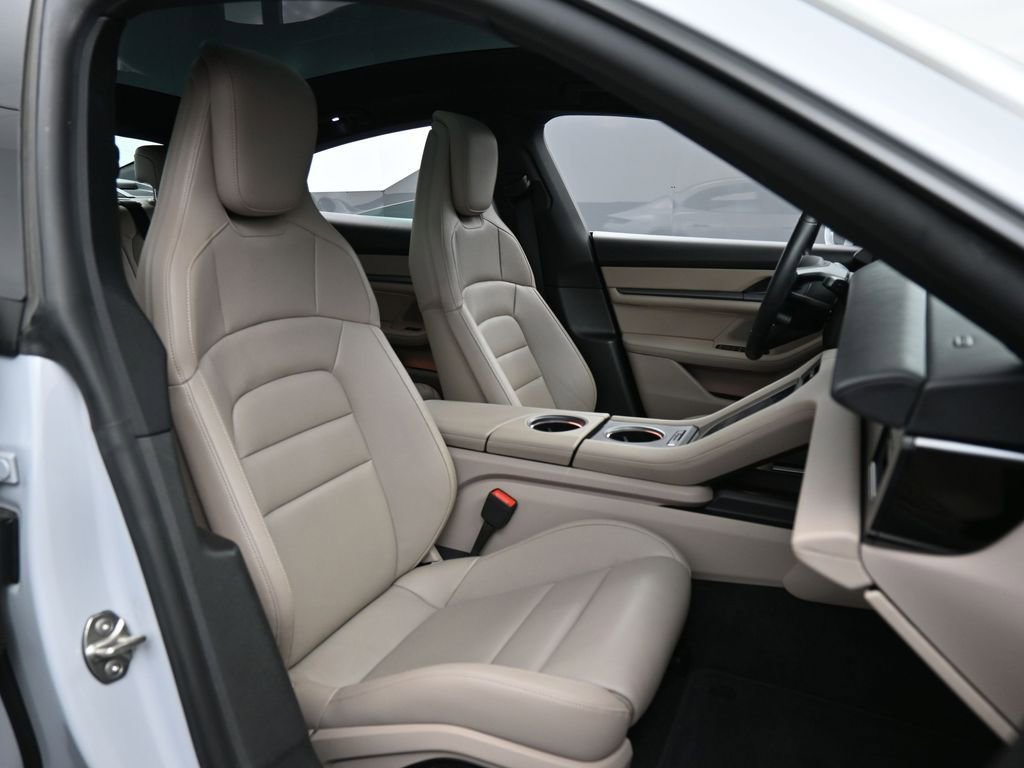 Certified 2025 Porsche Taycan image 32