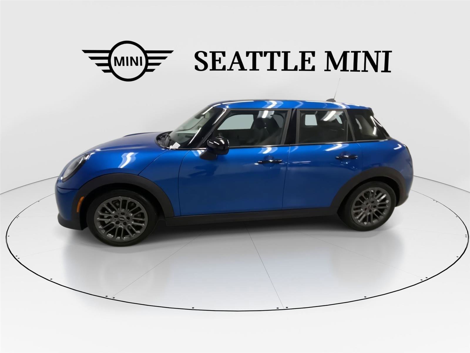 Certified 2025 MINI Cooper 4-Door Hardtop image 6