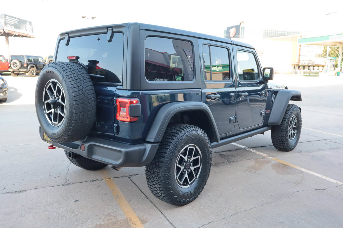 Used 2025 Jeep Wrangler Unlimited Rubicon AWD/4WD image 5