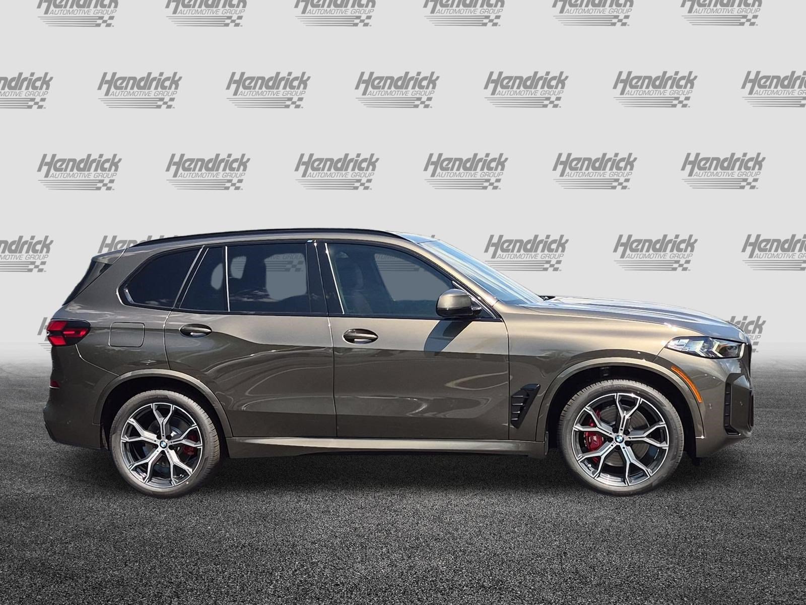 New 2026 BMW X5 xDrive40i w/ M Sport Package AWD/4WD image 15