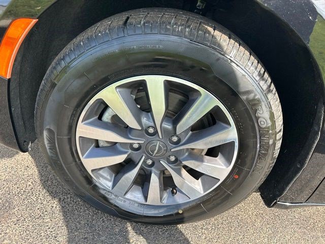 Used 2024 Chrysler Pacifica Limited FWD image 60