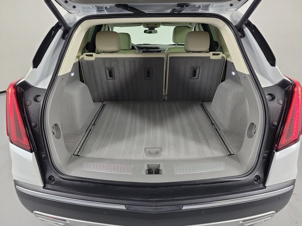 Certified 2022 Cadillac XT5 Premium Luxury FWD image 8