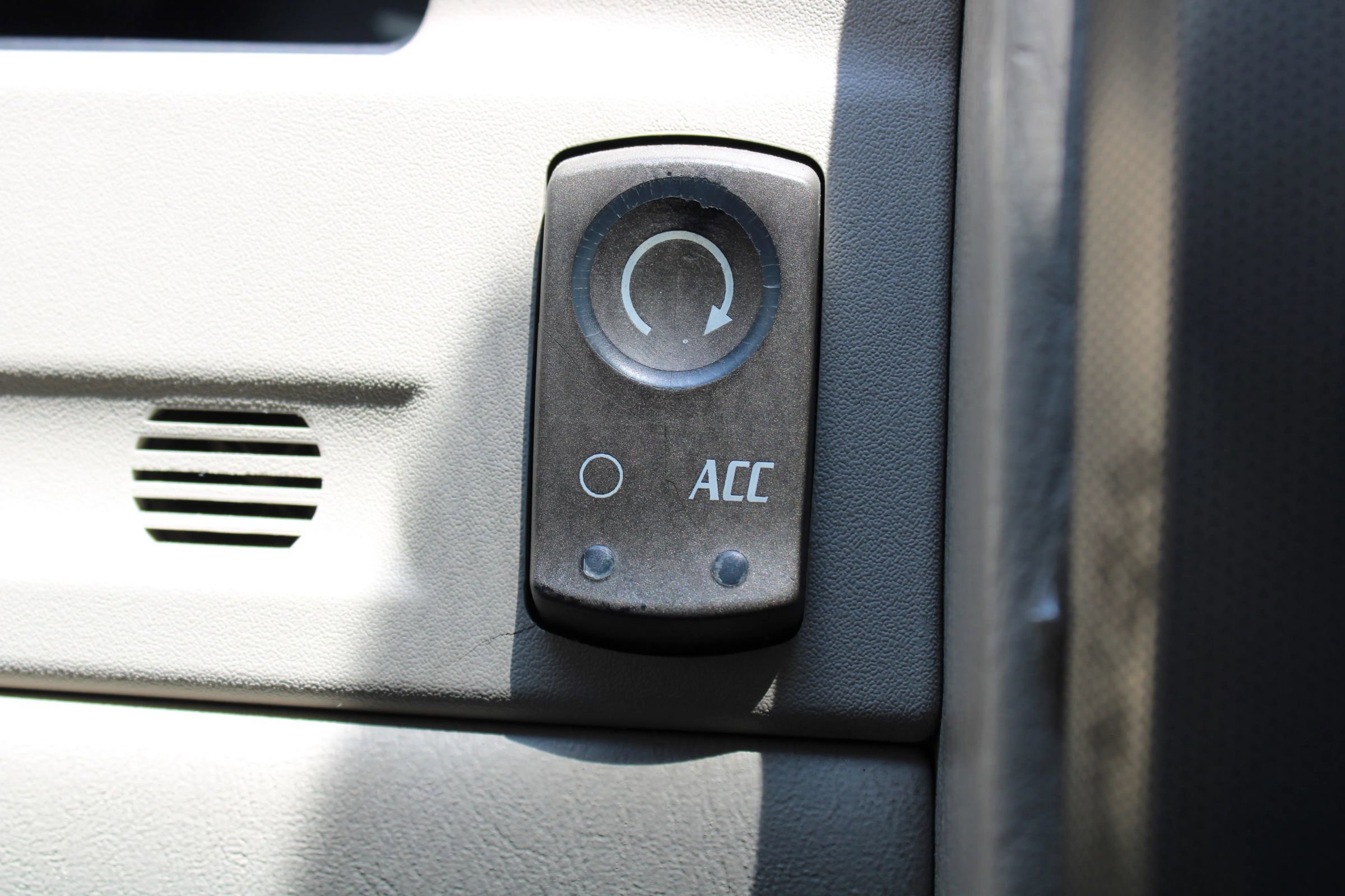 Used 2006 Cadillac XLR image 27