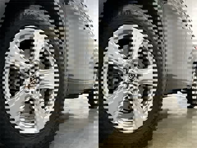 Used 2023 Toyota Highlander L image 26