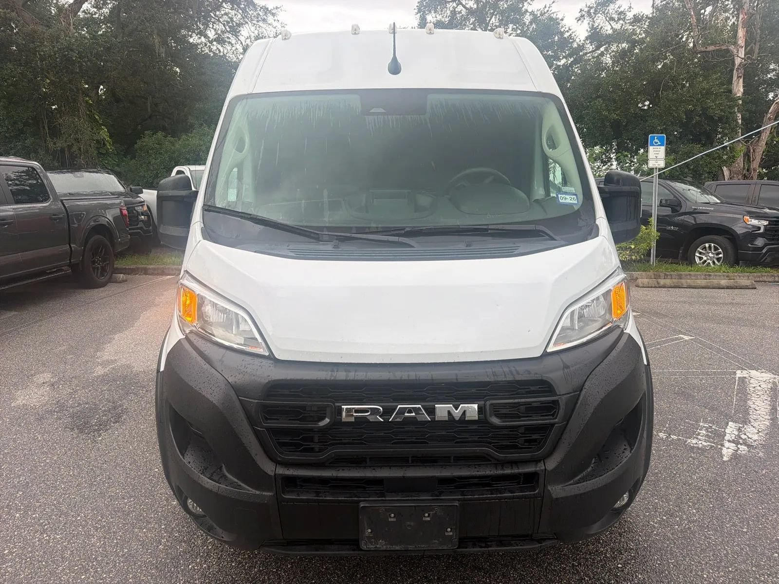 Used 2025 RAM ProMaster 2500 w/ Convenience Group FWD image 4