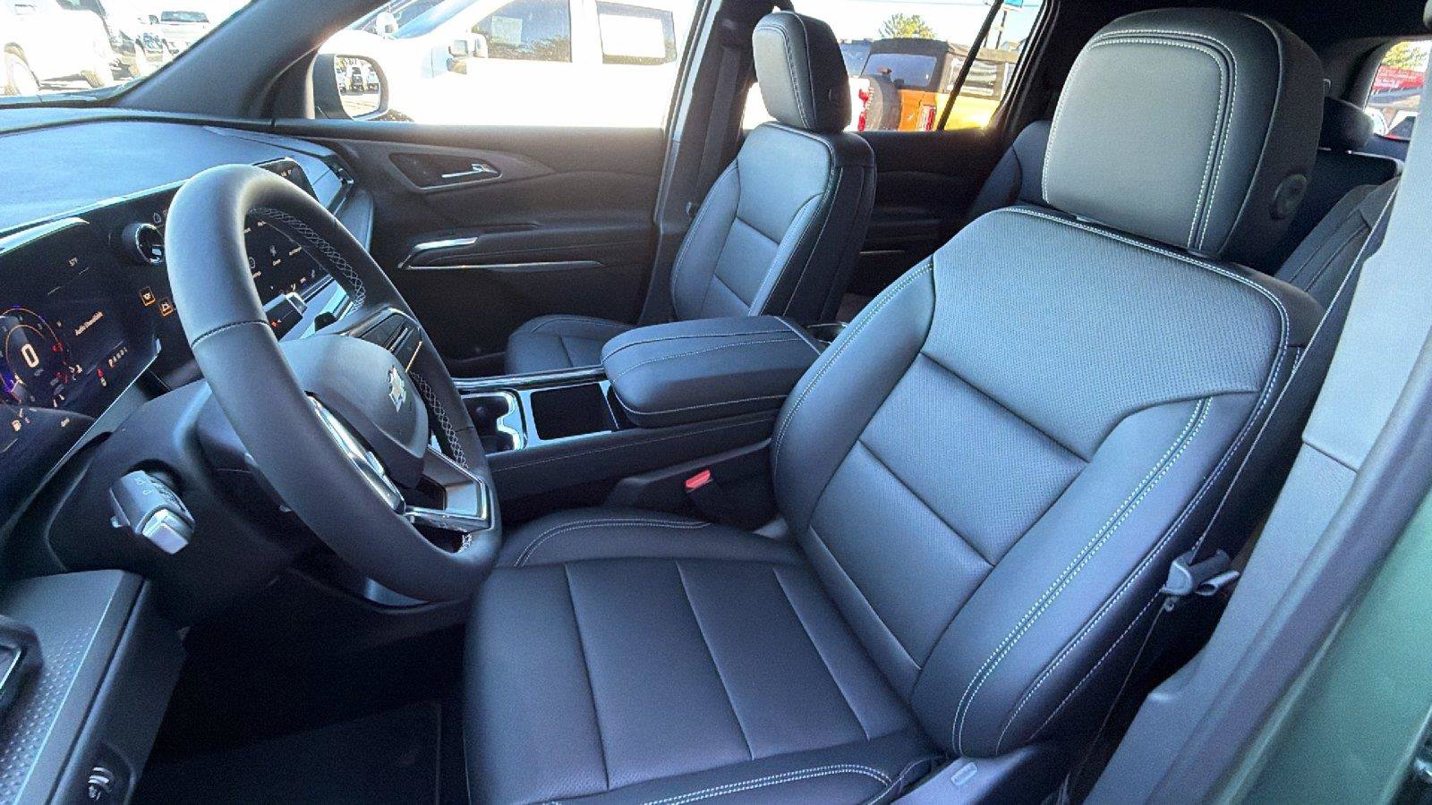 New 2027 Chevrolet Traverse LT w/ Driver Confidence Package FWD image 18