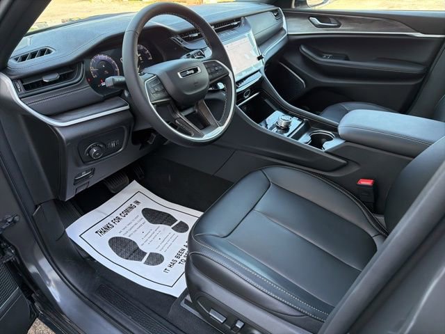 New 2026 Jeep Grand Cherokee Limited w/ Limited Altitude Package AWD/4WD image 15