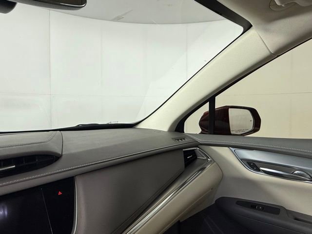 Used 2020 Cadillac XT5 Premium Luxury FWD image 16