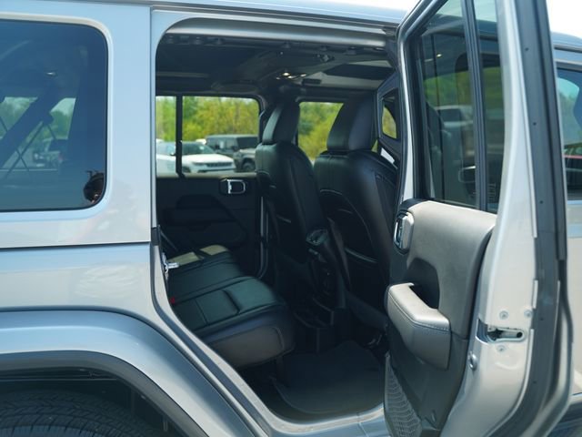 Used 2020 Jeep Wrangler Unlimited Sahara image 23