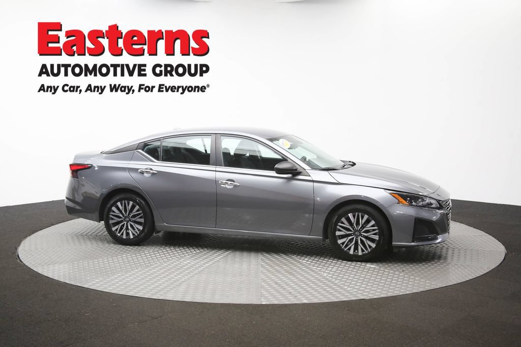 Used 2024 Nissan Altima 2.5 SV FWD image 46