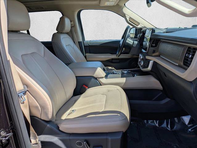 Used 2024 Ford Expedition Limited AWD/4WD image 16