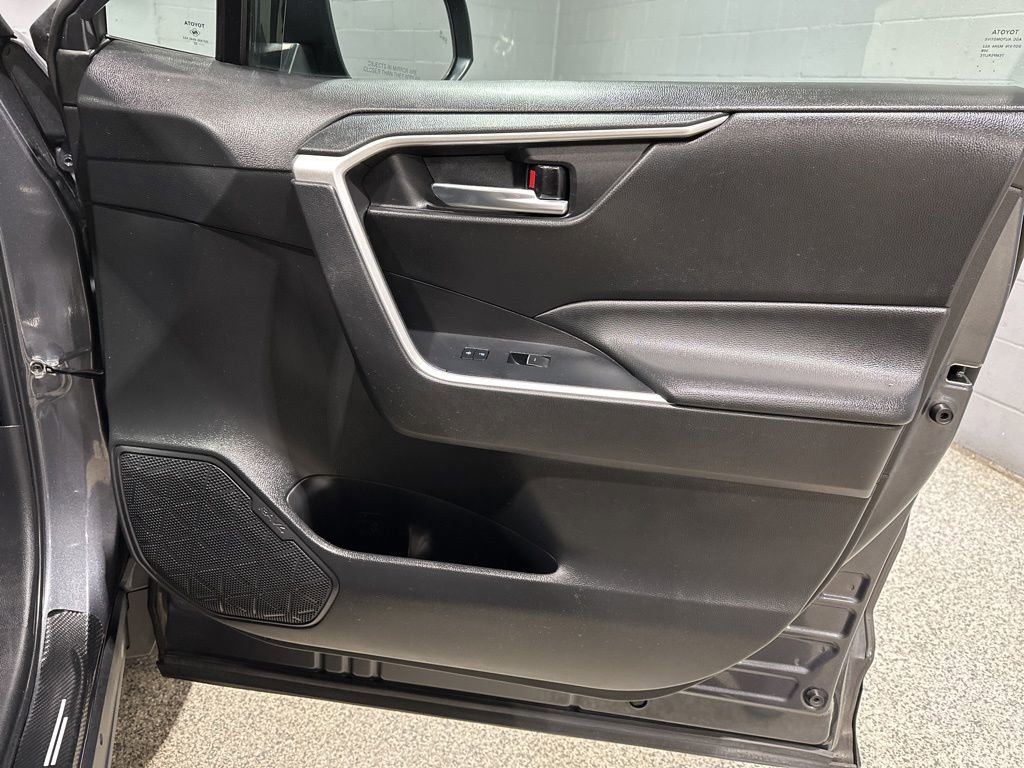Certified 2022 Toyota RAV4 XLE w/ Convenience Package image 16