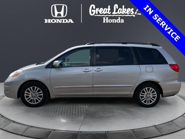 Used 2009 Toyota Sienna XLE FWD image 3