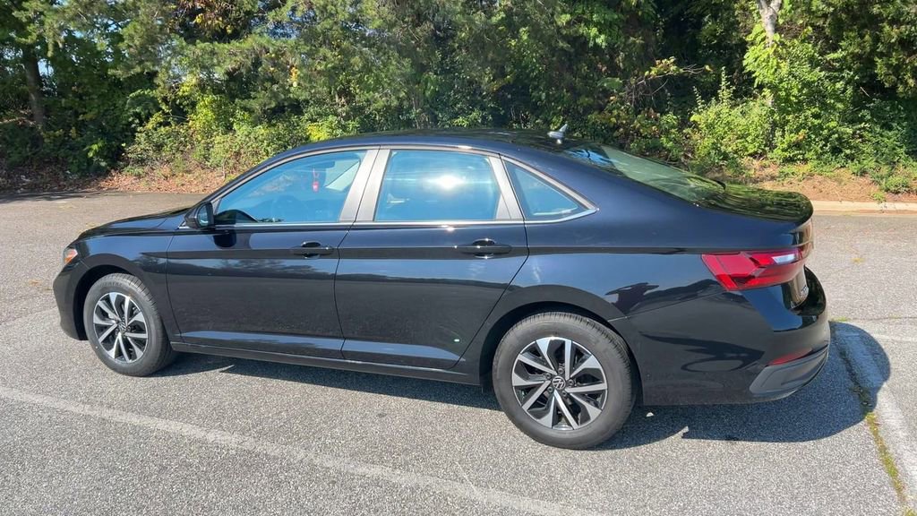 Used 2024 Volkswagen Jetta S image 37