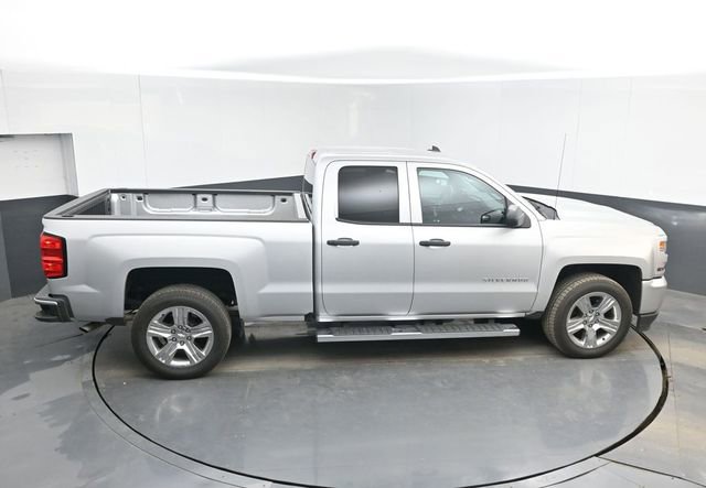 Used 2019 Chevrolet Silverado 1500 Custom w/ Custom Convenience Package RWD image 26