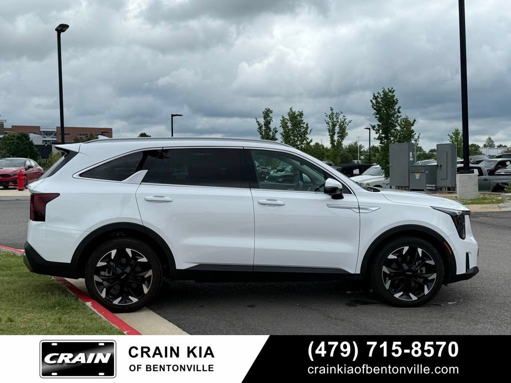Certified 2025 Kia Sorento SX FWD image 9