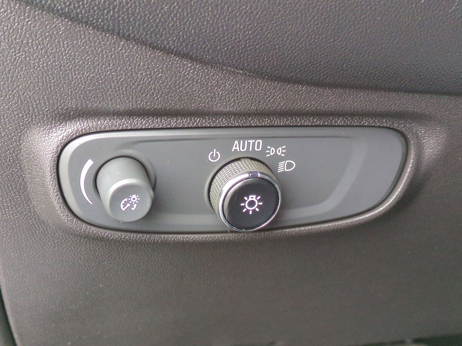 Certified 2023 Chevrolet Equinox LS AWD/4WD image 17