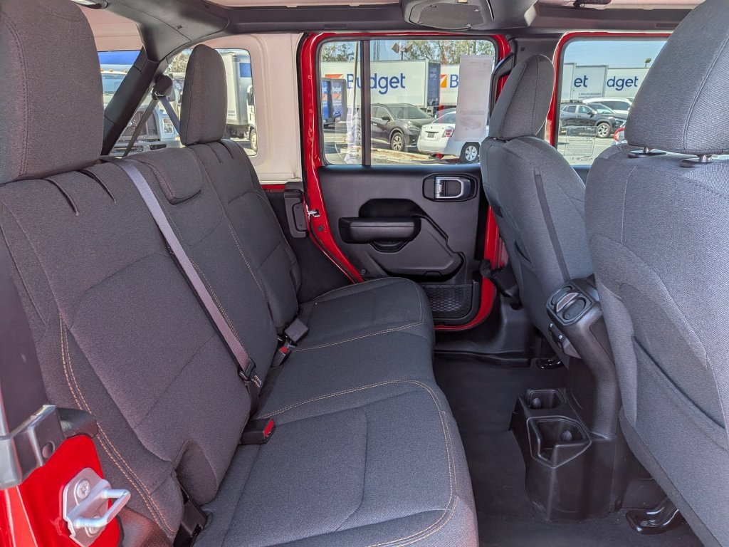 Used 2025 Jeep Wrangler Unlimited Sport AWD/4WD image 31